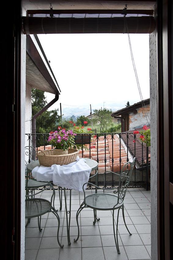 La Corte Di Nando Bed and Breakfast Varzi Exterior foto